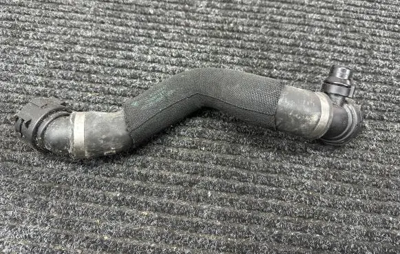 BMW M5 F90 Engine coolant pipe/hose 8747914