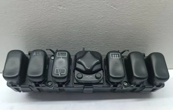 Mercedes-Benz A W168 Wing mirror switch 1688203610 33010901 A1688203610