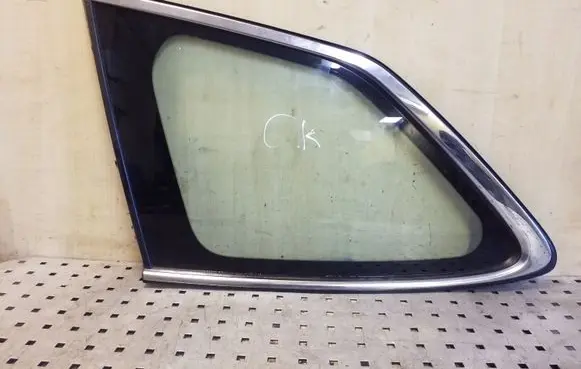 Subaru Outback Rear side window
