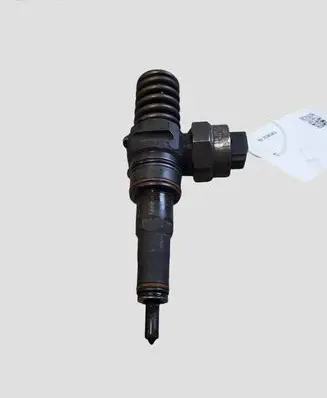 Volkswagen Polo Fuel injector 038130073F