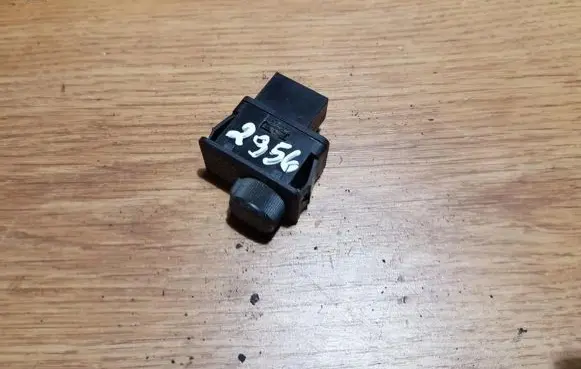 Nissan Primera Headlight level height control switch