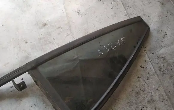 Volvo XC90 Rear vent window glass as3