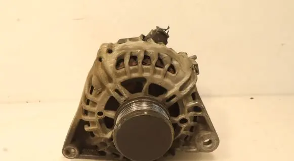 KIA Venga Generator/alternator 373002A600