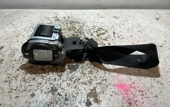 Mercedes-Benz E W211 Rear seatbelt 602040300 20831 019L018H
