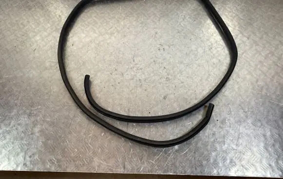Nissan X-Trail T33 Rear door rubber seal (on body) 