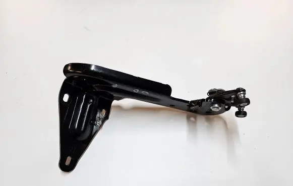 Chrysler Pacifica Sliding door lower roller guide/hinge 68185996AD VR017