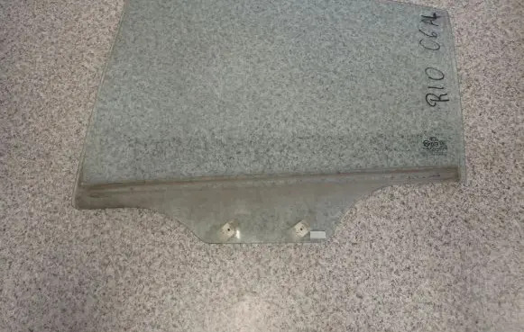 KIA Rio Sliding door window/glass 