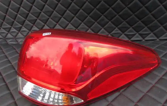 KIA Carens IV Rear/tail lights 92402-A4010