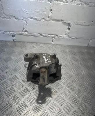 Volkswagen PASSAT CC Engine mount bracket 1K0199262