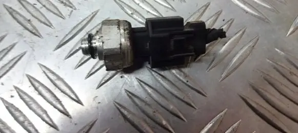 Hyundai i30 Air conditioning (A/C) pressure sensor 42CP8-12