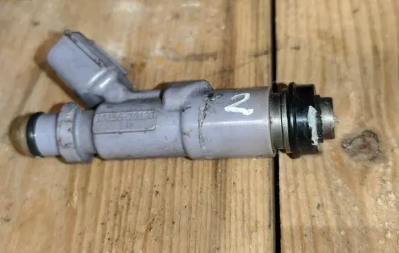 Lexus IS 200-300 Fuel injector 2325070120