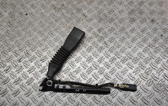 Ford Focus Front seatbelt buckle 34033897