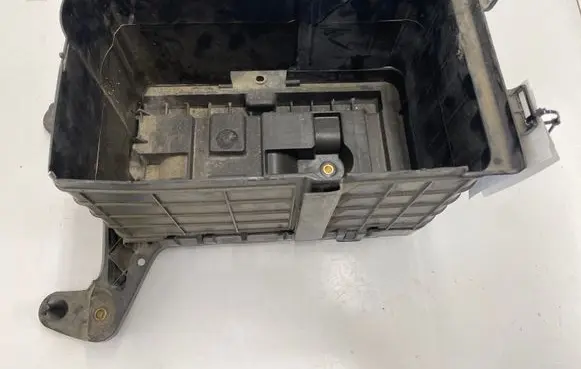 Volkswagen Touran I Battery box tray 1K0915333 1K0915335 1K0915336