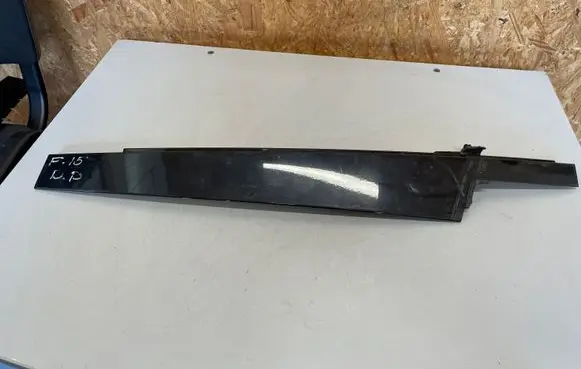 BMW X5 F15 Front door glass trim molding 7289614