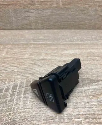 Mercedes-Benz A W168 Hazard light switch 1688206710 33100101