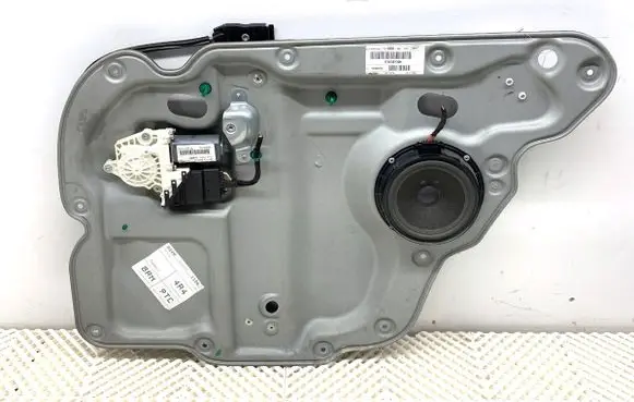 Volkswagen Touran I Rear door window regulator with motor 1T0839730H