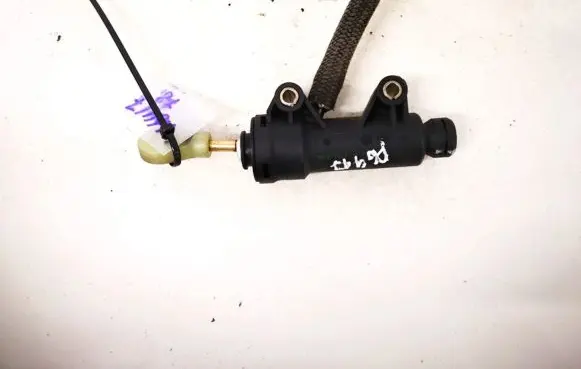 BMW 3 E46 Clutch master cylinder 21526758822 21.52-6758822