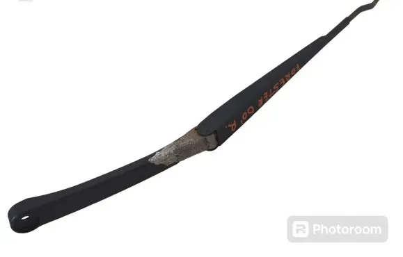 Subaru Forester SF Front wiper blade arm 35655LA 86532FC030 86542FC040