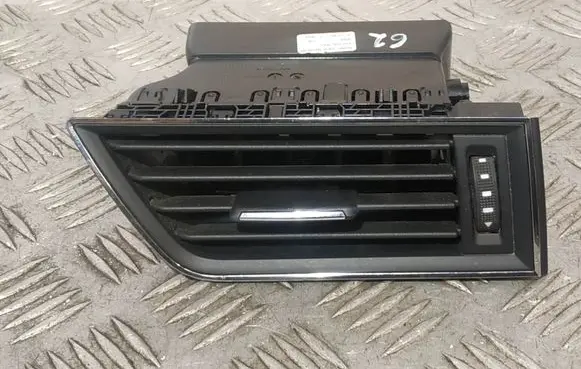 Skoda Superb B8 (3V) Dashboard air vent grill cover trim 3V0819702C