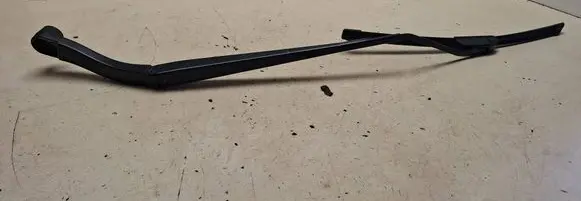 Opel Insignia A Windshield/front glass wiper blade 13227399