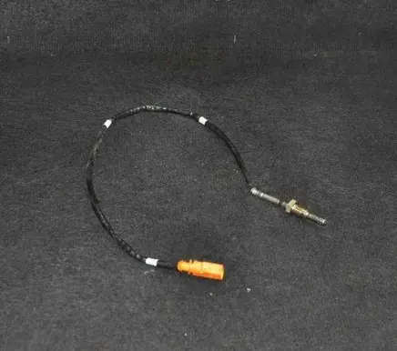 Volkswagen Golf VII Oil temperature sensor 04L906088B