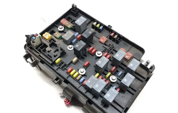 Chevrolet Cobalt Fuse box set 25894223