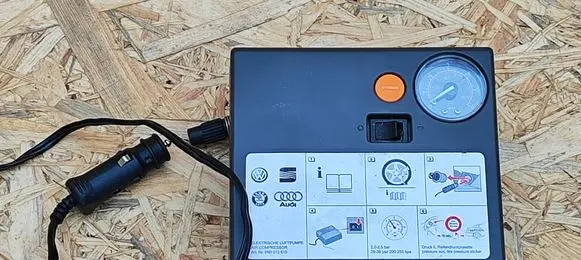 Skoda Octavia Mk3 (5E) Tire air pump compressor 5N0012615