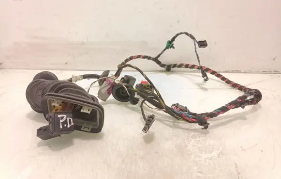 Skoda Octavia Mk2 (1Z) Front door wiring loom 