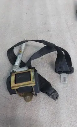 Audi A6 S6 C4 4A Front seatbelt 7243209