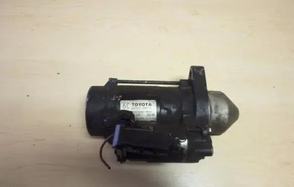 Toyota Avensis T250 Starter motor 281000R010