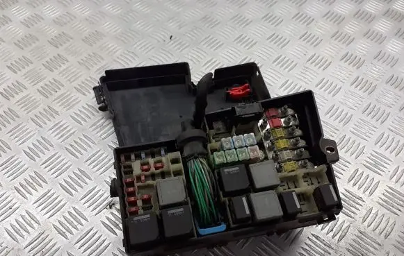Ford Focus Fuse box cover 3M5T-14A067-BC