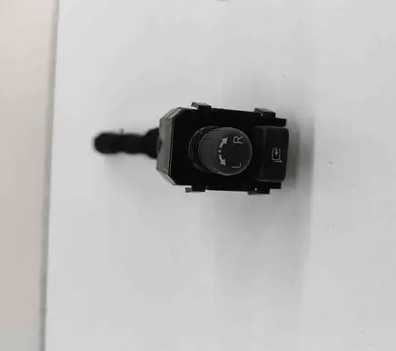 Nissan Leaf II (ZE1) Wing mirror switch 255705SK0A