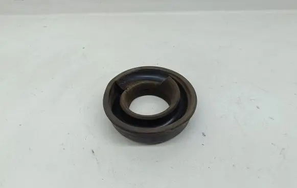 BMW 1 E81 E87 Front coil spring rubber mount 6764419