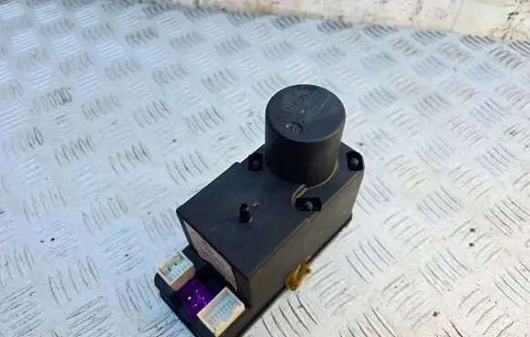Audi Cabriolet B3 8G Central locking vacuum pump 4A0862257J 8TZ00652206