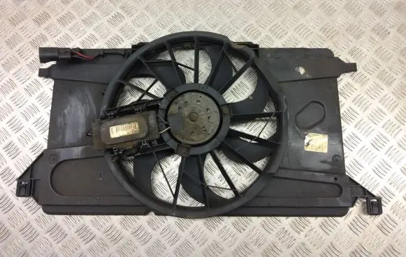 Ford Focus C-MAX Radiator cooling fan shroud 3M5H-8C607-UC