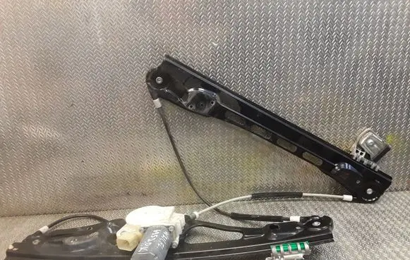 Mercedes-Benz E W211 Front door electric window regulator A2117200146 2117200146