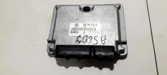 Volkswagen PASSAT B5 Engine control unit/module 0281001724 038906018AS