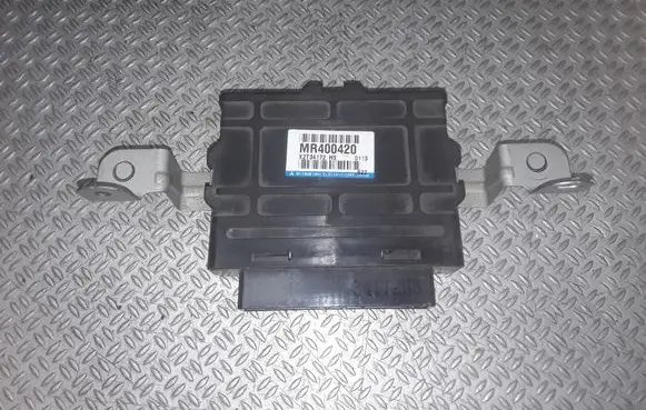 Mitsubishi Pajero ABS control unit/module MR400420