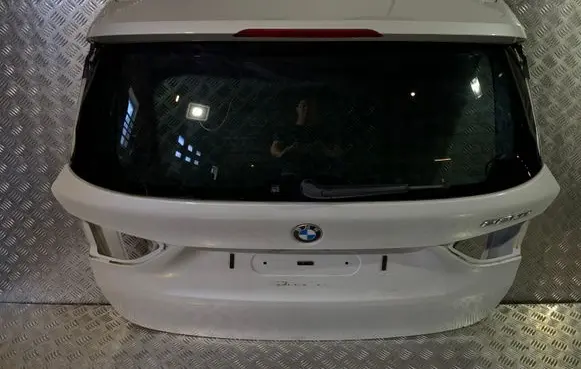BMW 2 F46 Tailgate/trunk/boot lid