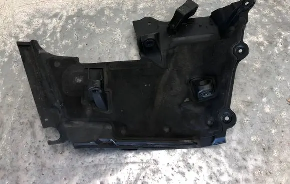 Mercedes-Benz C W205 Other engine bay part A2056202700BILI A2056202700