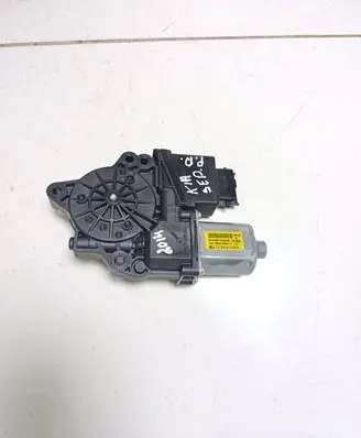 KIA Ceed Front door window regulator motor 82460A2010 001100275856