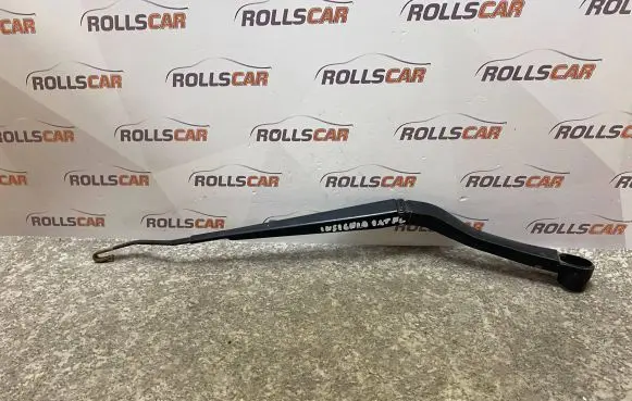 Opel Insignia A Front wiper blade arm 13227398