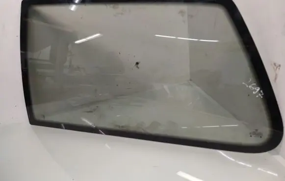 Volkswagen Golf IV Rear side window AS2
