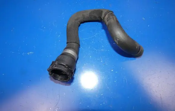 Volvo S60 Engine coolant pipe/hose