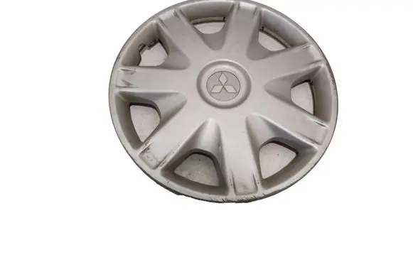 Mitsubishi Galant R15 wheel hub/cap/trim MR403583