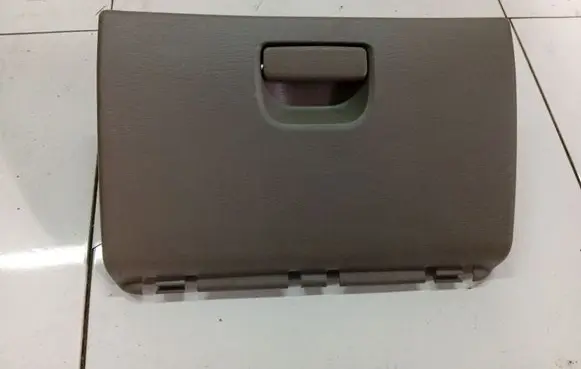 Chrysler Grand Voyager IV Glove box 50011N113