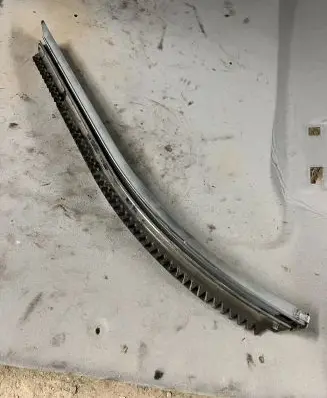 Chrysler Grand Voyager IV Sliding door bottom rail 
