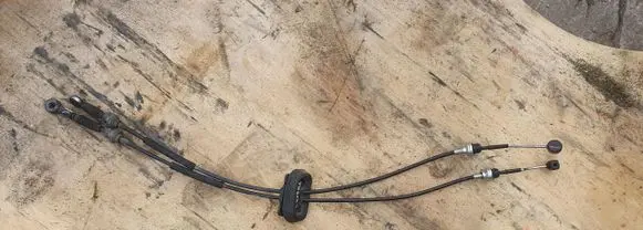 Gear shift cable linkage