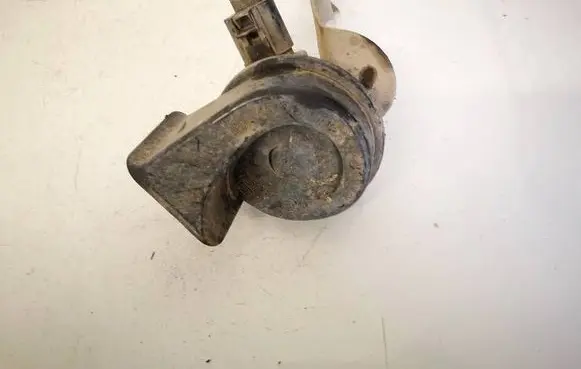 Skoda Octavia Mk2 (1Z) Horn signal E9011157
