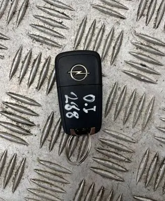 Opel Insignia A Ignition key/card 13584834